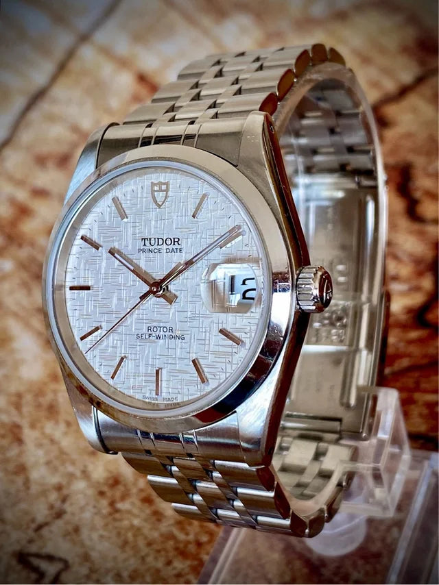 Tudor Prince Date de Lino